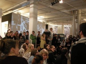 %E4%BA%BA%E6%B7%B7%E3%81%BF